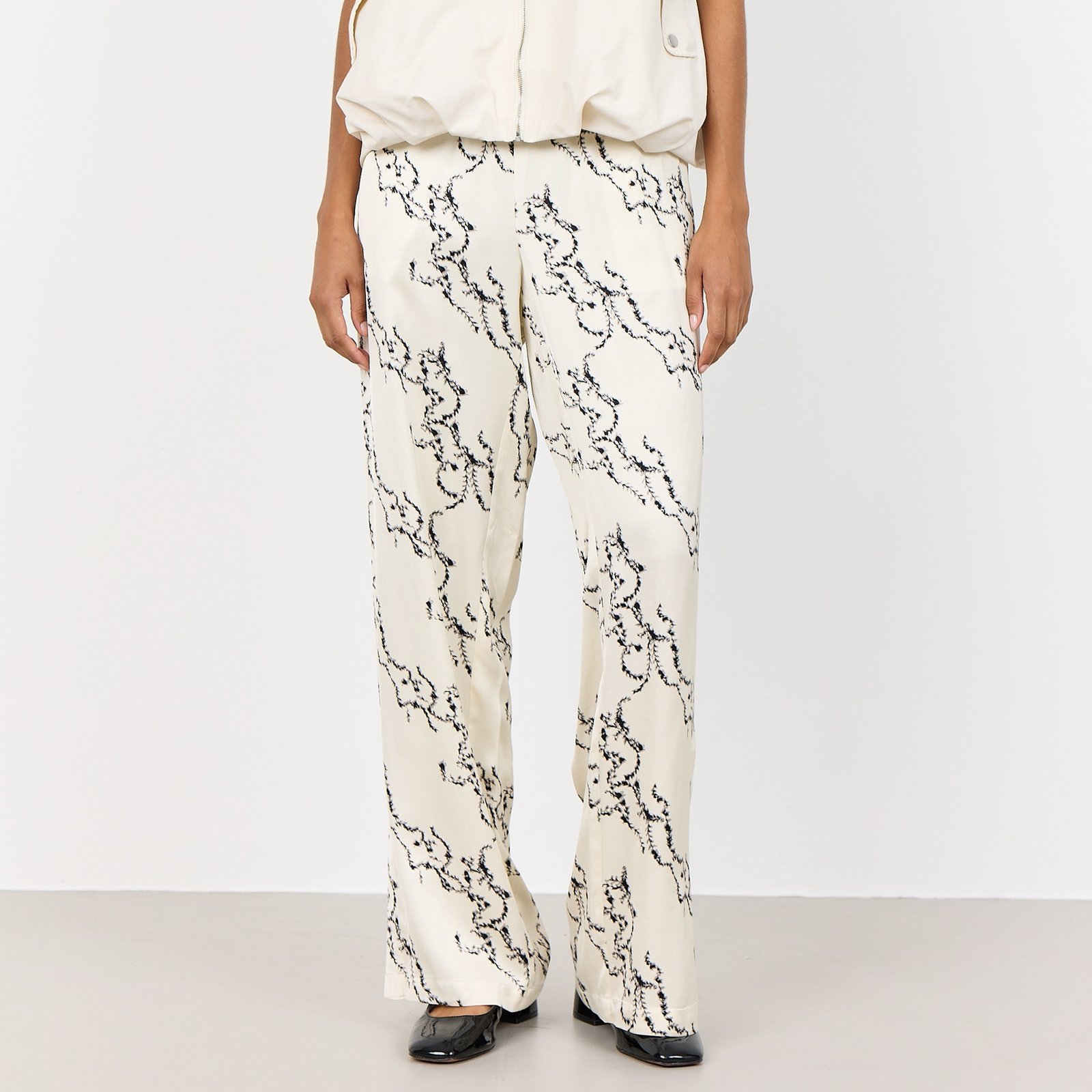Levet Room Kennedy Floral-Print Woven Trousers Levet Room Kennedy Floral-Print Woven Trousers