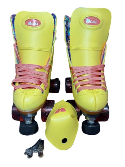 Beach Bunny Roller Skates - Moxi Roller Skates (Refurbished, Size 4, Strawberry Lemonade)