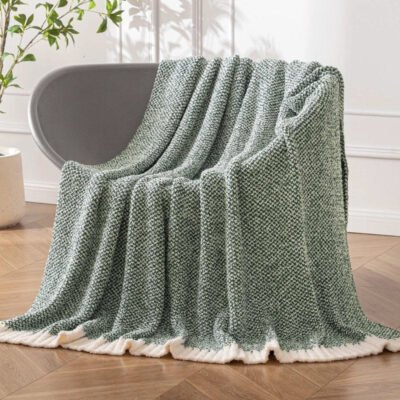 MIULEE Christmas Green Super Soft Throw Blanket for Couch, Cozy Fluffy Warm Blankets Lightweight Knit Throw Blankets for Sofa, Bed, Chair, Living Room, Camping, Picnic, 50 x 60 inch